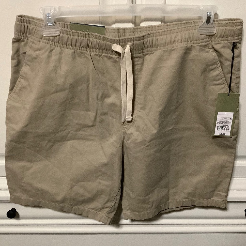 Goodfellow &Co Men’s NWT light khaki pull on shorts, elastic & Drawstring waist